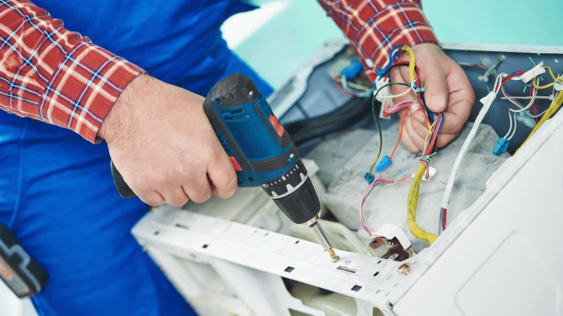 Üsküdar Vaillant Vaillant çamaşır makinesi kart tamiri – Su almama arızası orijinal parça ile giderildi. - Teknik servis örneği
